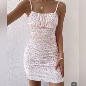 Ditsy Floral Ruched
Bodycon Dress!